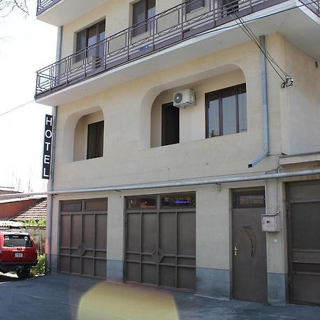 Hotel For You Yerevan Exterior photo