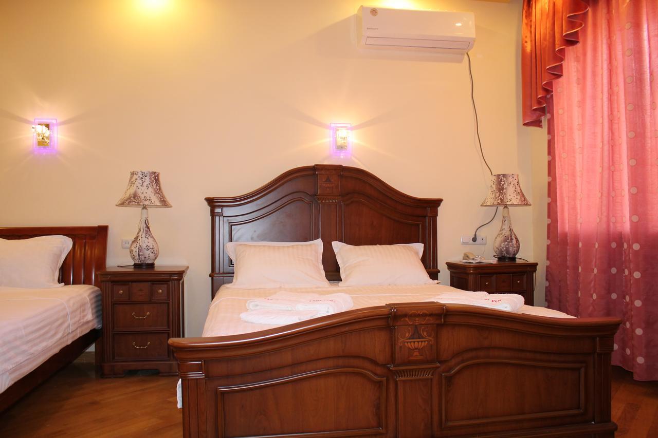 Hotel For You Yerevan Exterior photo